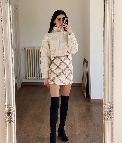 Cropped Knit Sweater Outfit, Crop Top Sweater Outfit, Cropped Sweater Outfit, Cable Knit Turtleneck, Knit Sweater Outfit, Winter Sweater Outfits, Turtleneck Outfit, Cropped Knit Sweater, Shein Outfits