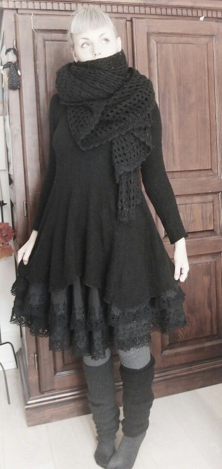 layered blacks Dark Mori Fashion, Everyday Goth, Strega Fashion, Mori Fashion, Mori Girl Fashion, Witch Fashion, Witchy Fashion, Frou Frou, Mori Girl