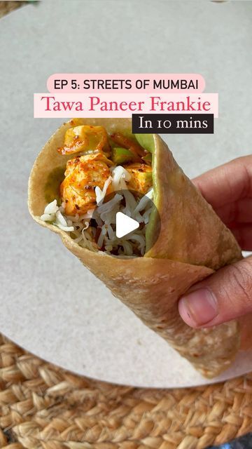 Dhruvi Jain on Instagram: "✨Craving a quick and delicious meal? Try our 10-min Healthy Tawa Paneer Frankie – a burst of flavors wrapped in a warm, satisfying embrace. Fast, easy, and oh-so-tasty! 🌯 — Ingredients: 1 tsp butter or oil Cabbage Capsicum Tomatoes Salt Red chilli powder Black pepper powder Dry ginger powder Little water Paneer Roti Cheese (optional) Serve it immediately while it’s warm and enjoy💕😍 Like, save, share and follow @burrpet_by_dhruvijain for more such recipes🤩✨ #healthyrecipeshare #healthyrecepies #quickmeal #frankie #frankies #wrap #paneerroll #paneerfrankie #onepotmeals" Easy Frankie Recipe, Paneer Wraps Indian, Paneer Recipes Indian Snacks, Paneer Wrap Recipes, Healthy Paneer Recipes, Frankie Recipe Veg, Paneer Frankie Recipe, Paneer Recipes Indian, Roti Wrap