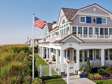 shingled-jersey-shore-beach-house-lavin_0612_01 House Exterior Tropical, Tropical Beach House Exterior, Beach House Exterior Tropical, House Exterior Aesthetic, House Exterior Beach, Exterior Beach House, Exterior Aesthetic, Jersey Shore Beach, Aesthetic Beach House