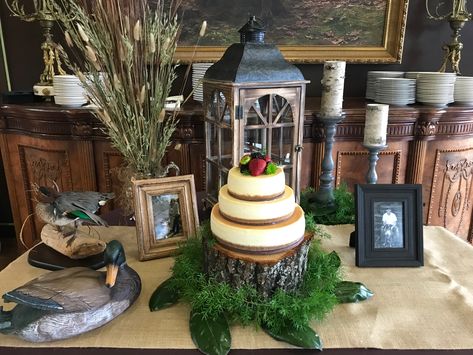 Grooms Cheesecake Table Ideas, Cheesecake Grooms Table, Groom Cake Table Ideas, Grooms Cake Table Ideas Display, Grooms Table Ideas Rustic, Cheesecake Grooms Cake, Grooms Table Ideas, Grooms Cake Hunting, Grooms Cake Tables