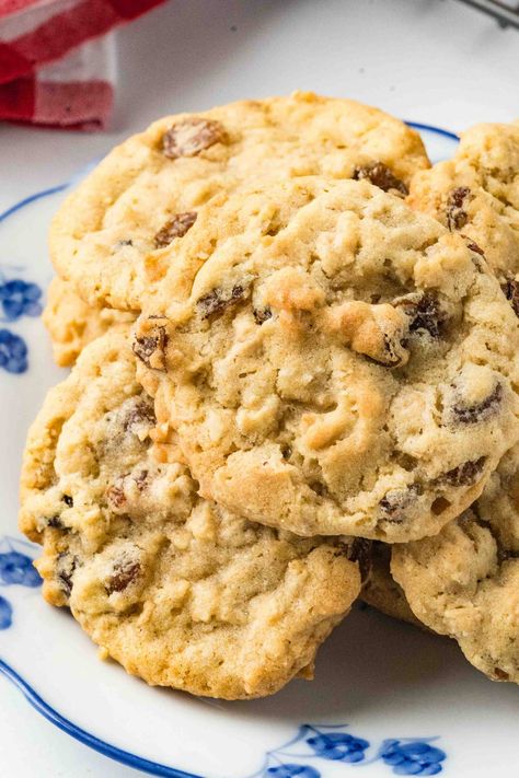 Golden Raisin Bread, Golden Raisins Recipes, Golden Raisin Cookies, Recipes With Golden Raisins, Soft Raisin Cookies, Oatmeal Golden Raisin Cookies, Golden Raisin Recipes, Raisin Desserts, Oatmeal Raisin Walnut Cookies