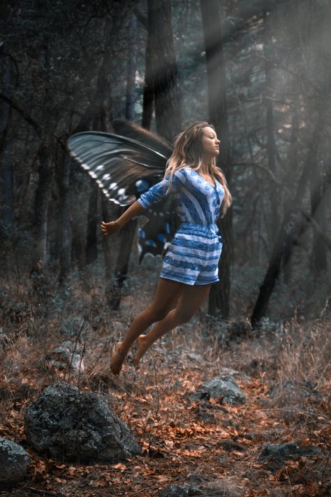 Flying Photography, Deep Photos, Fairy Photoshoot, Levitation Photography, Surreal Photos, Object Photography, Still Life Photos, Photo Composition, Powerful Images