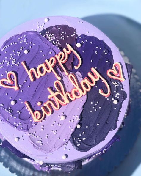 Cake/aesthetic/cake inspo/lilac/purple Anniversary Cake Aesthetic, 4 Anniversary, Birthday Cake Aesthetic, 19th Birthday Cakes, Purple Cakes Birthday, Bts Cake, Aesthetic Cake, Cake Aesthetic, Purple Cakes