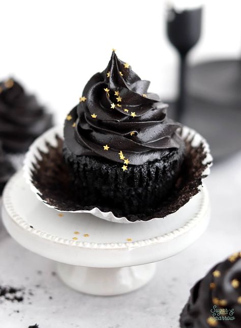 Black Velvet Cupcakes - Sugar & Sparrow Moody Cupcakes, Black Velvet Cupcakes Recipe, Black Velvet Cupcakes, Black Chocolate Cupcakes, Black Cocoa Buttercream, Black Velvet Cupcakes Halloween, Oreo Cookie Flavors, Velvet Cupcakes, Colorful Cupcakes