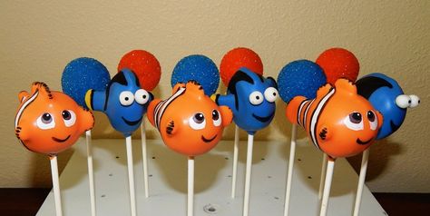 Nemo Cake Pops, Nemo Treats, Finding Nemo Treats, Finding Nemo Dessert Ideas, Sea Creature Cake Pops, Finding Nemo Candy Table, Dory Cake, Nemo Baby Shower, Finding Nemo Cake