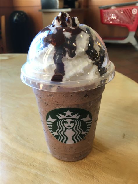 Double Chocolate Chip Creme Frappuccino, Double Chocolate Chip Frappe Starbucks, Starbucks Chocolate Frappuccino, Double Chocolate Chip Frappuccino, Chocolate Chip Frappe, Chocolate Drink Recipes, Ice Blended, Java Chip, Starbucks Chocolate