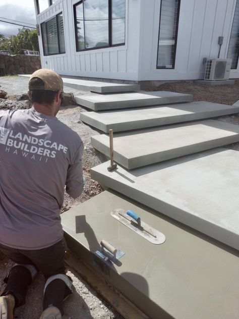 Modern concrete floating steps: A how to guide! Floating Steps Outdoor Entrance, Floating Concrete Steps, Photo And Illustration, Concrete Front Steps, Floating Steps, Entrance Steps, Steps Outdoor, Building Modern, Concrete Stairs