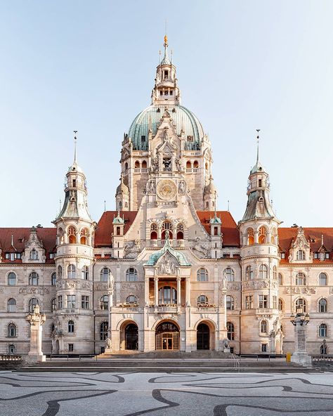 Sebastian Grote – Hannover on Instagram: “New Town Hall Hanover  More Hanover-Pictures: @green.hannover   · · · #hannoverliebt #hannover #visitgermany #hannoverliebe #visithannover…” Hanover Germany, New Palace, Lower Saxony, Visit Germany, Singapore Travel, Unique Buildings, Europe Vacation, Gardens By The Bay, Saxony