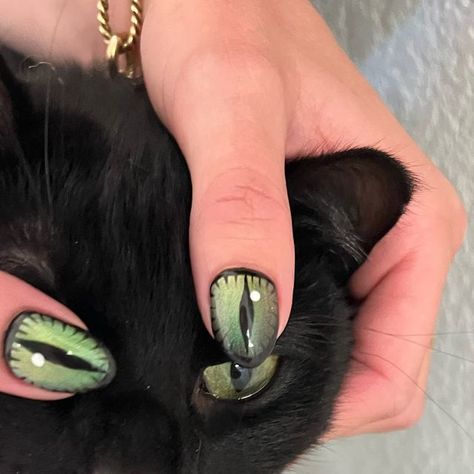 Nicole Nailed Me 🎈Austin Nail Artist on Instagram: "Do you even love your cat if you never get their eyes on your nails?!  More pet eyeballs please 🙏🏼💘  Photo courtesy of @looksbylarapk & Ryan 🐈‍⬛ #dreamteam   No gatos were hurt in the creation of this post ✨" Spooky Cat Nail Art, Creepy Nails Design, Really Cool Nails, Snake Eye Nails, Dog Acrylic Nails, Eye On Nails, Eye Ball Nails, Post Malone Nails, Cat Eye Stiletto Nails