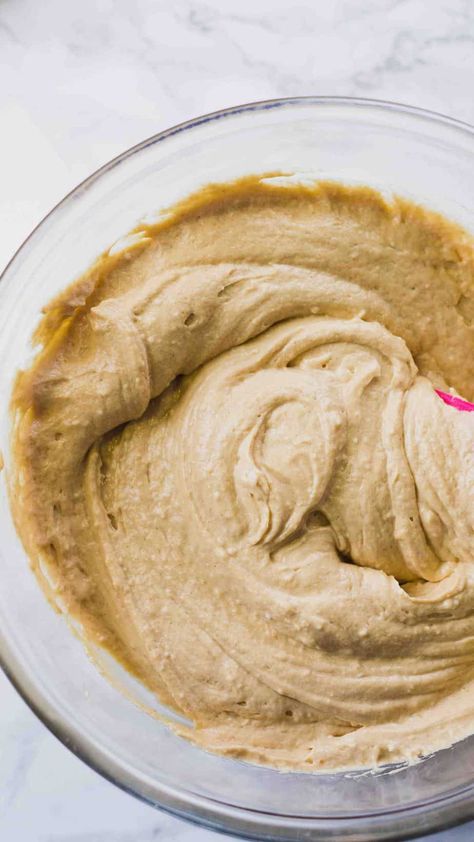 This simple Vegan Peanut Butter Frosting is made with just four ingredients & no one will ever know this sweet, creamy frosting is dairy-free Best Homemade Frosting, Vegan Peanut Butter Frosting, Frosting Without Butter, Best Frosting Recipe, Cupcake Toppings, Vegan Frosting, Pumpkin Curry, Vegan Chickpea, Homemade Frosting