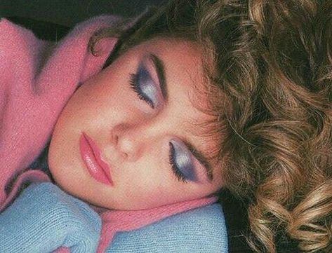 1980 Makeup, Makeup 80s, 80s Hair And Makeup, 80s Makeup Looks, 80’s Makeup, 1980s Makeup, Pastel Eyeshadow, Madonna 80s, 80s Makeup