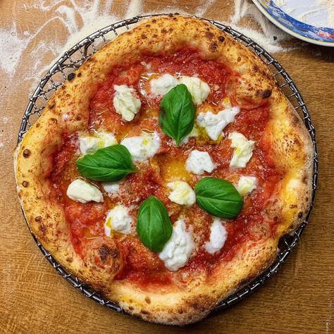 Piza Italy Pizza, Poolish Recipe, Neapolitan Pizza Dough Recipe, Neapolitanische Pizza, Neapolitan Pizza, Perfect Pizza, Pizza Peel, Flatbread Pizza, Pizza Bake