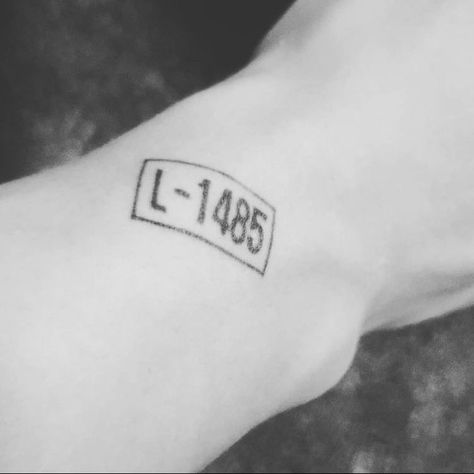 Exo Tattoo, Kpop Tattoos, Exo Stickers, Exo Chanbaek, L Tattoo, Park Chanyeol Exo, Kpop Exo, Exo Chanyeol, Simplistic Tattoos