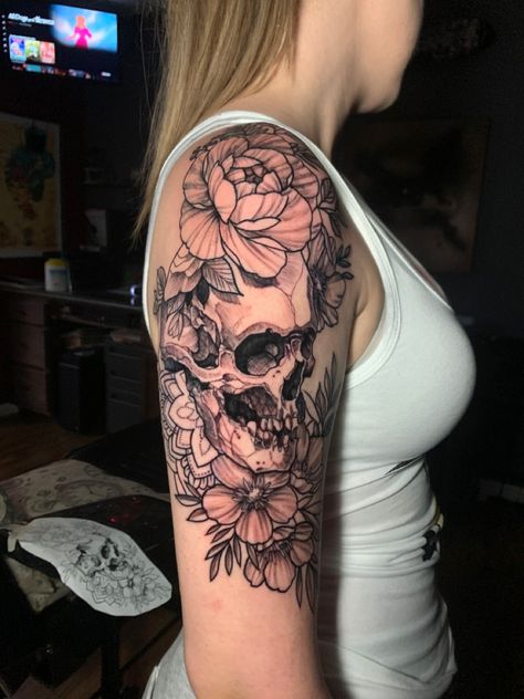 Skull and flower tattoo, skull tattoo, flower tattoo, shoulder piece, shoulder tattoo, quarter sleeve, half slevee Best Flowers For Tattoos, Tattoo Quarter Sleeve, Skull And Flower Tattoo, Tattoo Sleeves For Women, Pretty Skull Tattoos, Shoulder Piece Tattoo, Sleeve Tattoo Ideas For Women, Floral Skull Tattoos, Skull Thigh Tattoos