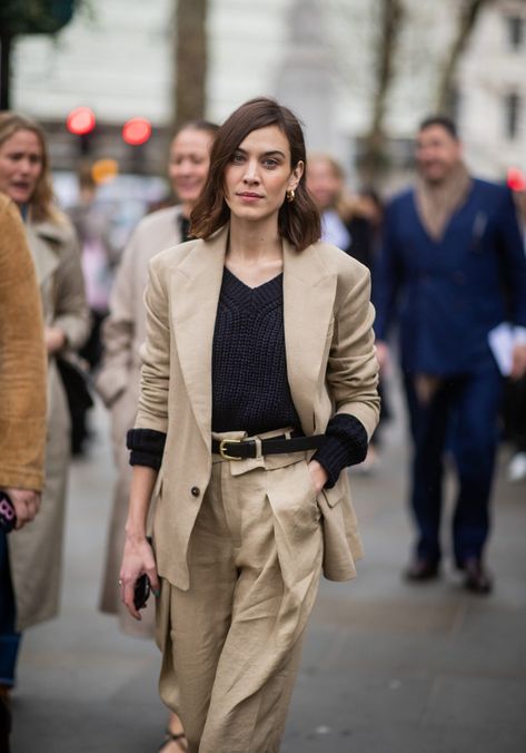 Fashion trends: Why the monochrome beige suit is a must-wear in 2020 | Vogue Paris Costume Beige, Beige Suit, Tan Suit, Milan Fashion Week Street Style, Beige Suits, Milan Fashion Weeks, Street Style Chic, Alexa Chung, Fashion Week Street Style