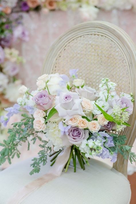 Monet Wedding Inspiration, Lilac Wedding Themes, Lilac Wedding Flowers, Cream Bouquet, Lilac Wedding Bouquet, Bouquets Ideas, Monet Inspired, Lavender Wedding Flowers, Purple Bouquets