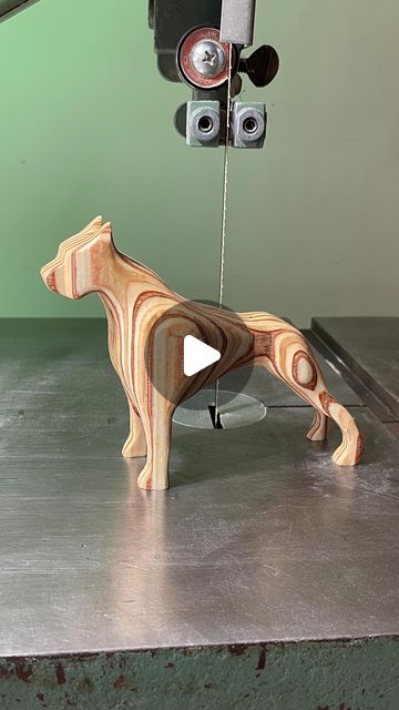 Sashimono Woodwork, Band Saw Projects Ideas, Wooden Art Ideas, Scrap Wood Ideas, Small Wood Projects To Sell, Wood Toys Diy, Plywood Art, Bandsaw Projects, Tre Kunst