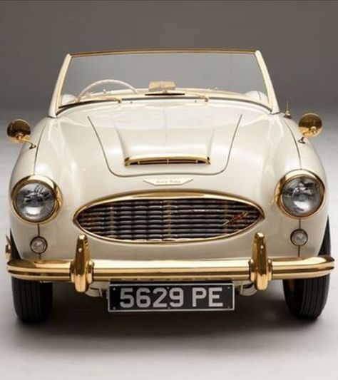 British Sports Cars, Austin Healey, White Car, Classy Cars, Car Accessory, British Cars, Retro Cars, Amazing Cars, Beautiful Cars