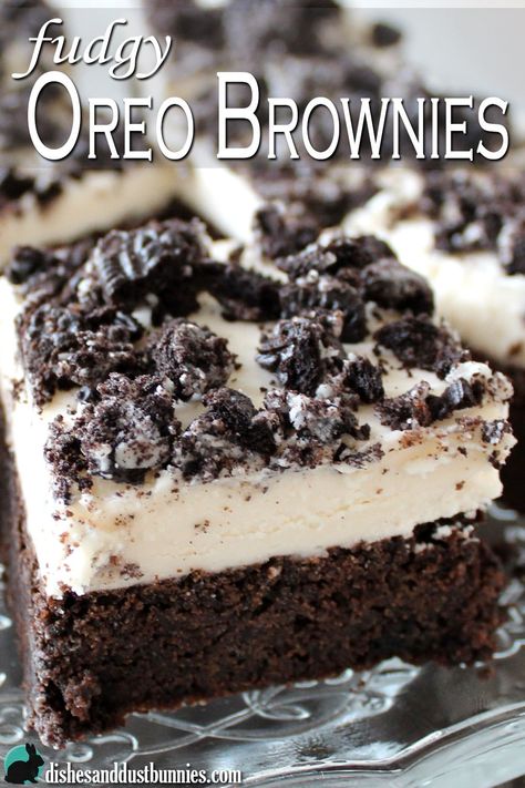 Fudgy Oreo Brownies with Oreo Cream Frosting - Dishes & Dust Bunnies Oreo Deserts, Fudge Oreo, Gourmet Brownies, Crushed Oreo, Oreo Desserts, Oreo Cream, Fudgy Brownie, Dust Bunnies, Oreo Brownies