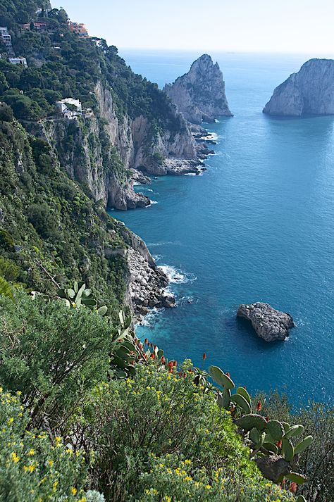 Anacapri Italy, Isle Of Capri Italy, Napoli Photography, Amalfi Coast Guide, Gap Year Travel, Amalfi Coast Travel, Italian Beaches, Isle Of Capri, Water Sunset