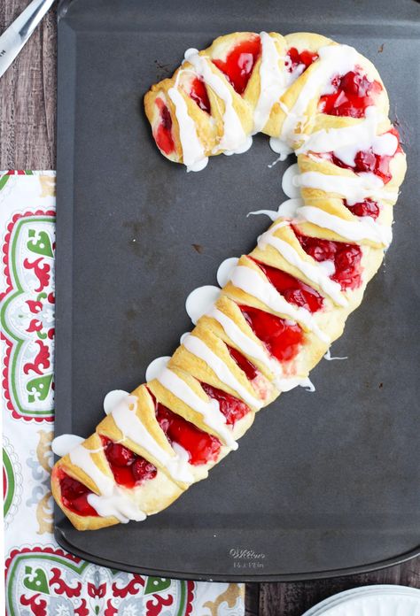 Best Christmas Breakfast Recipes - Kim's Cravings Crescent Roll Pastry, Best Christmas Breakfast, Christmas Breakfast Recipes, Jul Mad, Christmas Breakfast Recipe, Breakfast Crescent Rolls, Christmas Morning Breakfast, Breakfast Party, Holiday Brunch