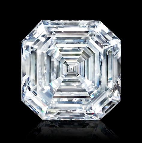 Graff Unveils World's Largest Square Emerald Cut Diamond At 302.37 Carats Glamorous Engagement Rings, Cullinan Diamond, Graff Diamonds, الفن الرقمي, Rough Gems, Asscher Diamond, Pch Sweepstakes, Luxury Jewelry Brands, Asscher Cut Diamond