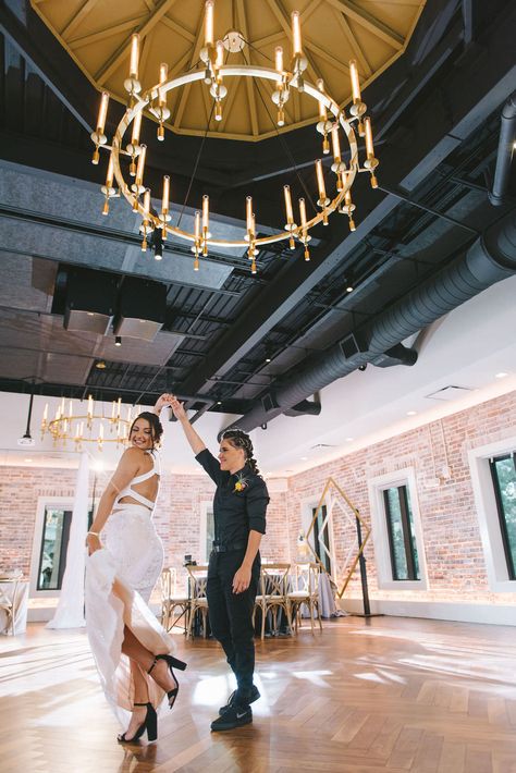 7 Best Unique Tampa Bay Wedding Venues | Photography by Red Mesa St Pete Wedding, Tampa Wedding Venue, St Pete Wedding, Industrial Wedding Venues, Wedding Venues Indoor, Florida Wedding Venues, Historic Wedding, Indoor Ceremony, Bella Bridesmaid