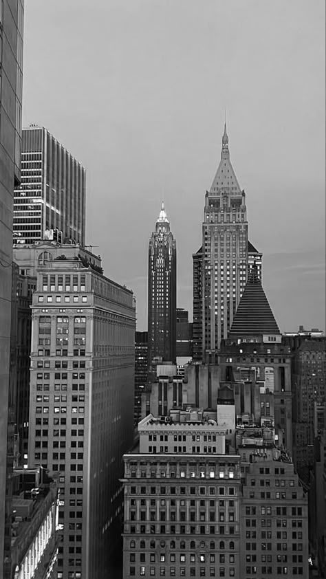 Nyc Aesthetic, New York Aesthetic, Black And White Photograph, New York Life, Nyc Life, City Vibe, Dream City, Black And White Aesthetic, Concrete Jungle