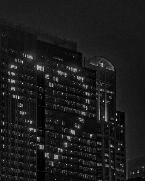 Aesthetic Black, Black Aesthetic Wallpaper, White Photo, Black Aesthetic, Aesthetic Wallpaper, The City, Black And White, Iphone, Building