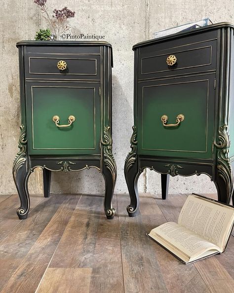 These #antique night stands were given complete new life with #eyelovehue paint. Painted with an emerald green and black and some gold gilded to accent those beautiful curves! painted furniture #chalkpaintfurniture #antiquenightstands Green And Gold Nightstand, Emerald Green Bedroom Furniture, Black And Emerald Bedroom, Emerald Library, Emerald Green Black And Gold Bedroom, Emerald Green Furniture, Goth Forest, Gold Painted Furniture, Slytherin Room