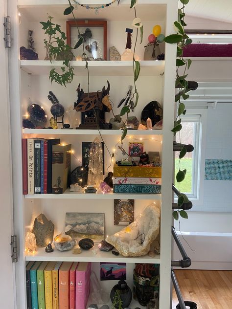 Crystals Aesthetic Home, Crystal Decor Ideas Living Rooms, Bookshelf With Crystals, Living Room With Crystals, Crystals As Decor, Crystal Display Bookcase, Shelf With Crystals, Crystals In Bedroom Aesthetic, Spiritual Shelf Decor