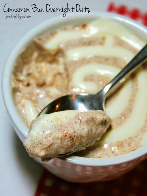 Jo and Sue: Cinnamon Bun Overnight Oats Cinnamon Bun Overnight Oats, Stevia Sugar, Oat Recipes Healthy, Overnight Oats Recipe Healthy, Overnight Oatmeal, Cinnamon Bun, Oats Recipes, Snacks Für Party, Oatmeal Recipes