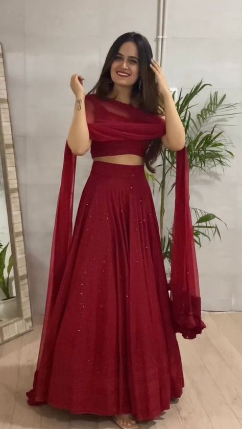 Fancy Crochet, Simple Lehenga, Function Dresses, Trendy Outfits Indian, Georgette Lehenga, Wedding Lehenga Designs, Lehenga Designs Simple, Anarkali Dress Pattern, Work Lehenga