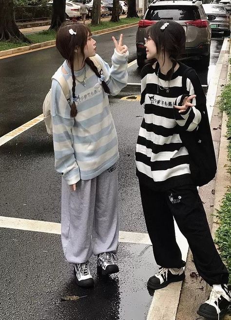 Best Friend Pics, Matching Outfits Best Friend, Ring Holders, Tomboy Style Outfits, Friend Outfits, Drawstring Bags, Swaggy Outfits, Tomboy Fashion, 가을 패션