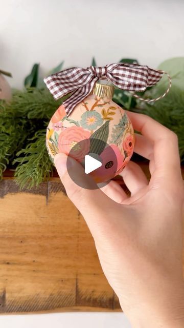 Mia Volk on Instagram: "On todays holiday crafting series These gorgeous, decoupage ornaments look like hand painted illustrated pieces, but are so easy to make and are a fraction of the price! #christmasdecor #holidaycrafts #christmascrafts #diyholidaydecor #diyornaments #diyholiday #modpodge" Modpodge Ornament, Decoupage Ornaments, Decoupage Wood, Napkin Decoupage, Christmas Napkins, Diy Holiday Decor, Diy Holiday, Ornaments Diy, Holiday Crafts