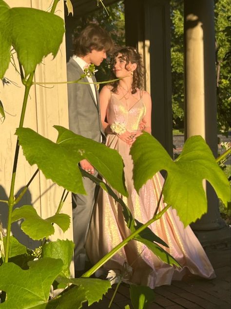 Candid Prom Pictures Couples, Prom Pic Aesthetic, Poses With Gown, Prom Picture Aesthetic, Aesthetic Prom Pics, Prom Poses Aesthetic, Prom Date Aesthetic, Prom Couples Poses, Prom Pic Ideas For Couples