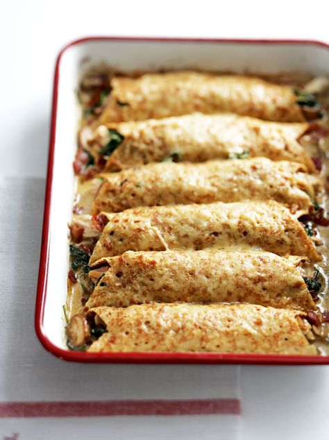 Use leftover roast chicken to make this speedy savoury pancake recipe. Creamy Chicken Spinach, Pancake Fillings, Savoury Pancake Recipe, Recipes For Chicken, Delivery Food, Chicken Spinach, Savory Crepes, Savory Pancakes, Low Fodmap Recipes