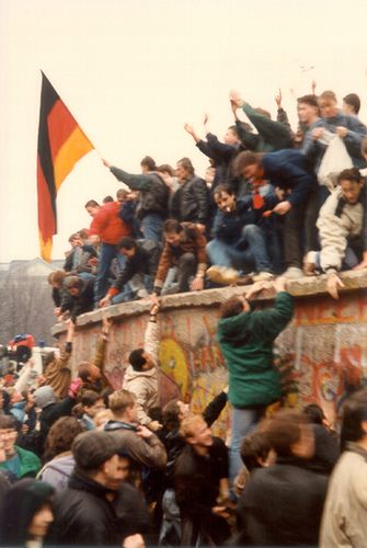 The fall of the Berlin Wall, 1989 Fall Of Berlin Wall, Berlin Wall Fall, The Berlin Wall, Festival Photo, Berlin Wall, East Germany, Ronald Reagan, 30th Anniversary, Inspirational Pictures