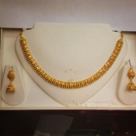 22kt elegant set #contemporaryjewellery #indiangold #22kt #22ktgold #necklaceset Small Necklace Designs, Elegant Gold Necklace, Antique Necklace Gold, Small Gold Necklace, Gold Jewelry Simple Necklace, Gold Necklace Indian Bridal Jewelry, Jewelry Styles, Real Gold Jewelry, Indian Jewellery Design Earrings