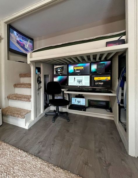 Bunk Bed With Gaming Setup, Loft Bed Bedroom Ideas Small Room, Gamer Loft Bedroom, Loft Bedroom Office Combo, Adult Lofted Bed, Small Loft Game Room Ideas, Diy Gamer Bedroom, Tiny House Gaming Setup, Loft Bed Office Ideas