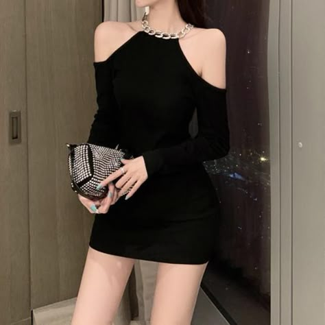 Black Tught Dress, Prom Outfits Short Dress, Fancy Dresses Casual, Korean Fashion Black Dress, Black Aesthetic Dress Korean, Fancy Korean Dresses, Cute Short Black Dresses, Part Dresses Classy, Black Short Dress Aesthetic