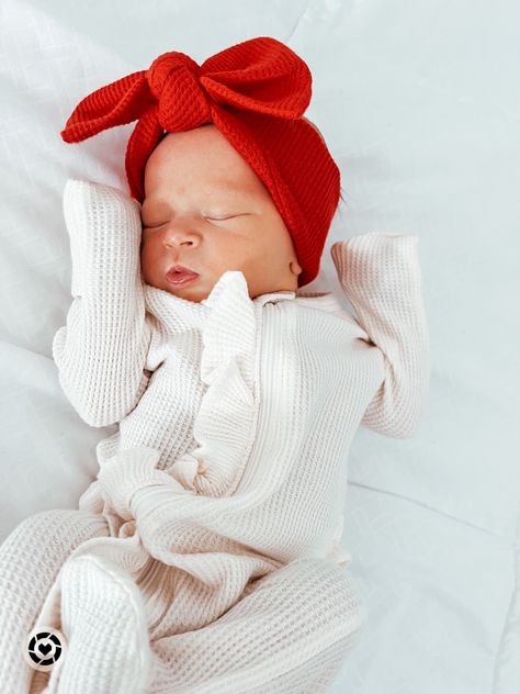 Newborn Valentines Outfit, Newborn Girl Christmas Outfit, Christmas Newborn Outfit, Baby Holiday Outfits, Newborn Holiday Outfits, Red Baby Clothes, Newborn Christmas Outfit, First Christmas Outfit