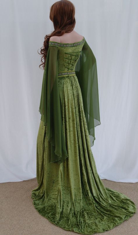 Celtic Wedding Dress, Elven Dress, Medieval Gown, Medieval Wedding, Fest Outfits, Estilo Hippie, Fantasy Dresses, Celtic Wedding, Medieval Clothing