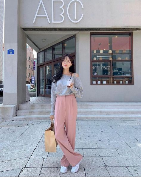 Here are aesthetic soft girl outfit ideas you will obsess over. Cute soft girl outfits to inspire your daily look theis year. Includes cute outfits, trendy soft firl outfitsm aesthetic outfits, cute outfit ideas, pastel outfits. A Woman, Pastel