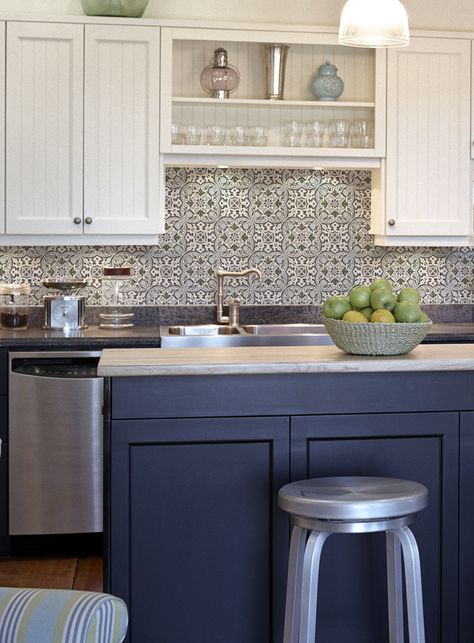 The Holland Pattern is truly a unique tile that looks stunning as a kitchen backsplash or on a bathroom floor.  Navy blue is on the rise in the interior design world and this patterned tile will certainly make any renovation. Kitchen Backslash, Blue Backsplash Kitchen, Dreamy Kitchens, Backsplash Tile Design, Diy Kitchen Backsplash, Blue Backsplash, Kabinet Dapur, Kitchen Glass, Gray Cabinets