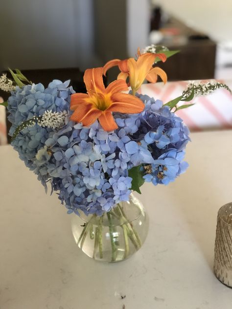 Blue hydrangea and orange day lily bouquet Hydrangea Lily Bouquet, Orange Day Lily, Lily Wallpaper, Day Lily, Asiatic Lilies, Lily Bouquet, Blue Lily, Wedding Vision, Blue Hydrangea