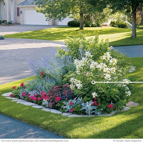 Island bed tips Dress up your front yard with an island bed! Find out how to get the best look.  from Garden Gate Magazine Island Bed, Front Lawn Landscaping, Landscaping Around Trees, Garden Island, Florida Landscaping, Florida Design, Landscaping Front Yard, Front Landscaping, Front Lawn