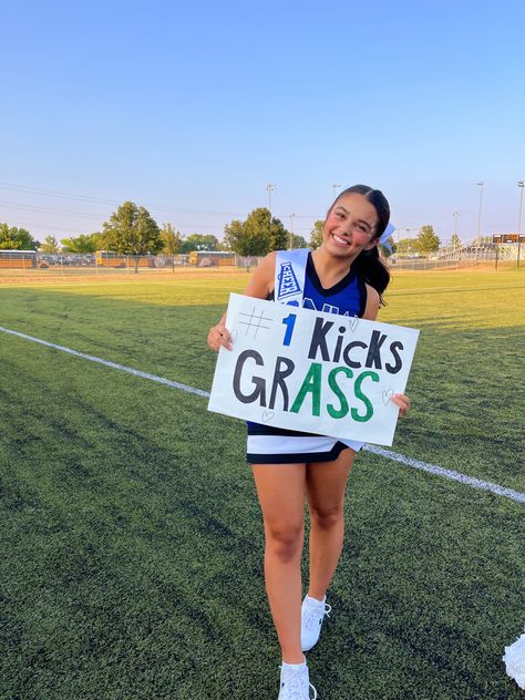 Boyfriend Signs Sports, Soccer Signs For Boyfriend, Soccer Bf Gift Ideas, Soccer Bf Gifts, Soccer Posters For Boyfriend, Soccer Signs Posters, Soccer Signs Posters High Schools, Soccer Game Posters Ideas, Soccer Gf