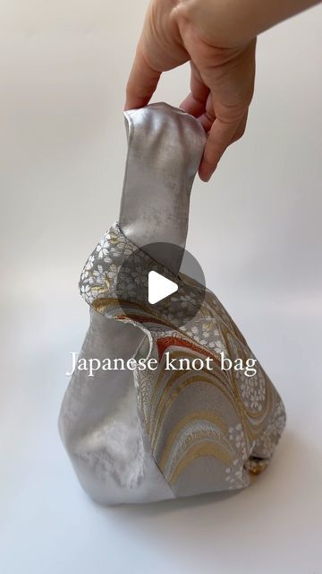 Diy Knot Bag Free Pattern, Diy Knot Bag, Diy Japanese Knot Bag, Hand Made Purse, Fabric Bags Handmade Handbags, Diy Handbag Patterns, Knot Bag Pattern, Kimono Ideas, Japanese Tote Bag